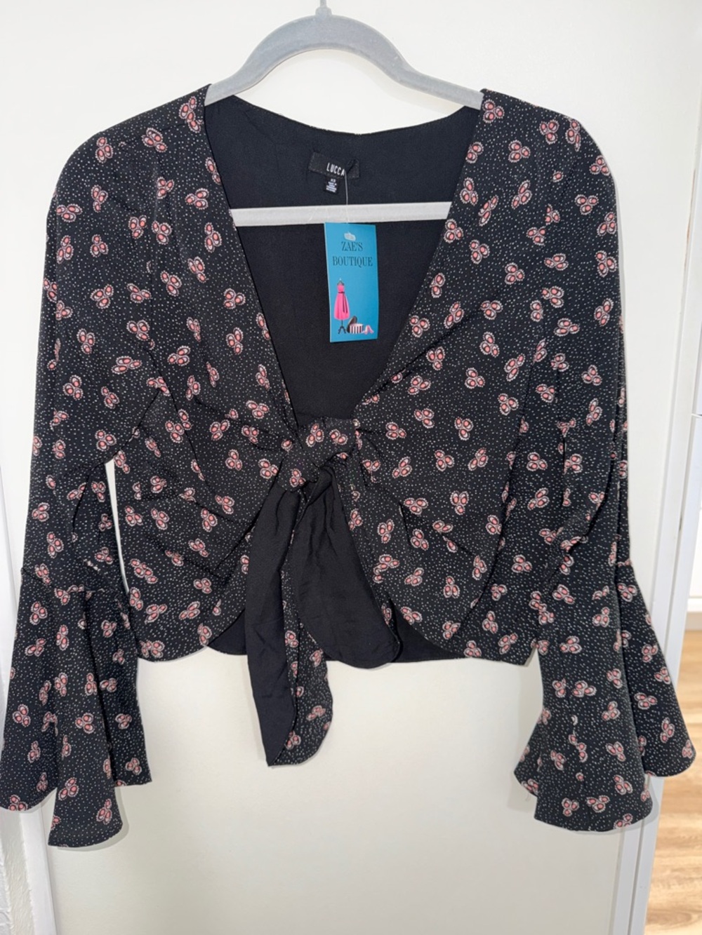 NWT LUCCA Black Patterned Tie-Front Floral with Flare Cuff Cropped Top